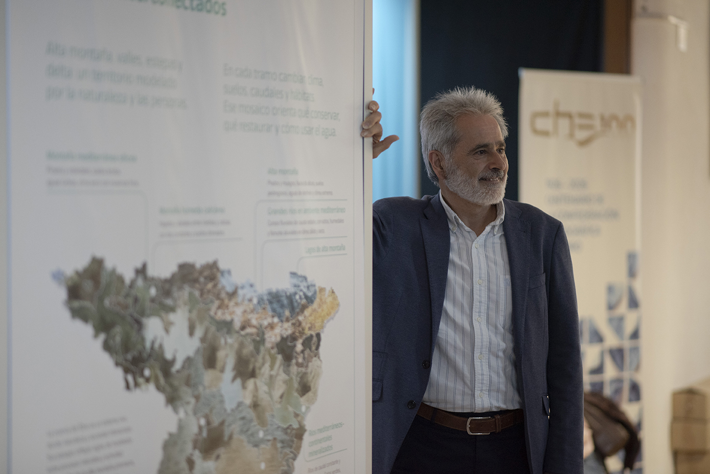 Javier San Román explicando el bloque del medio natural de la cuenca del Ebro